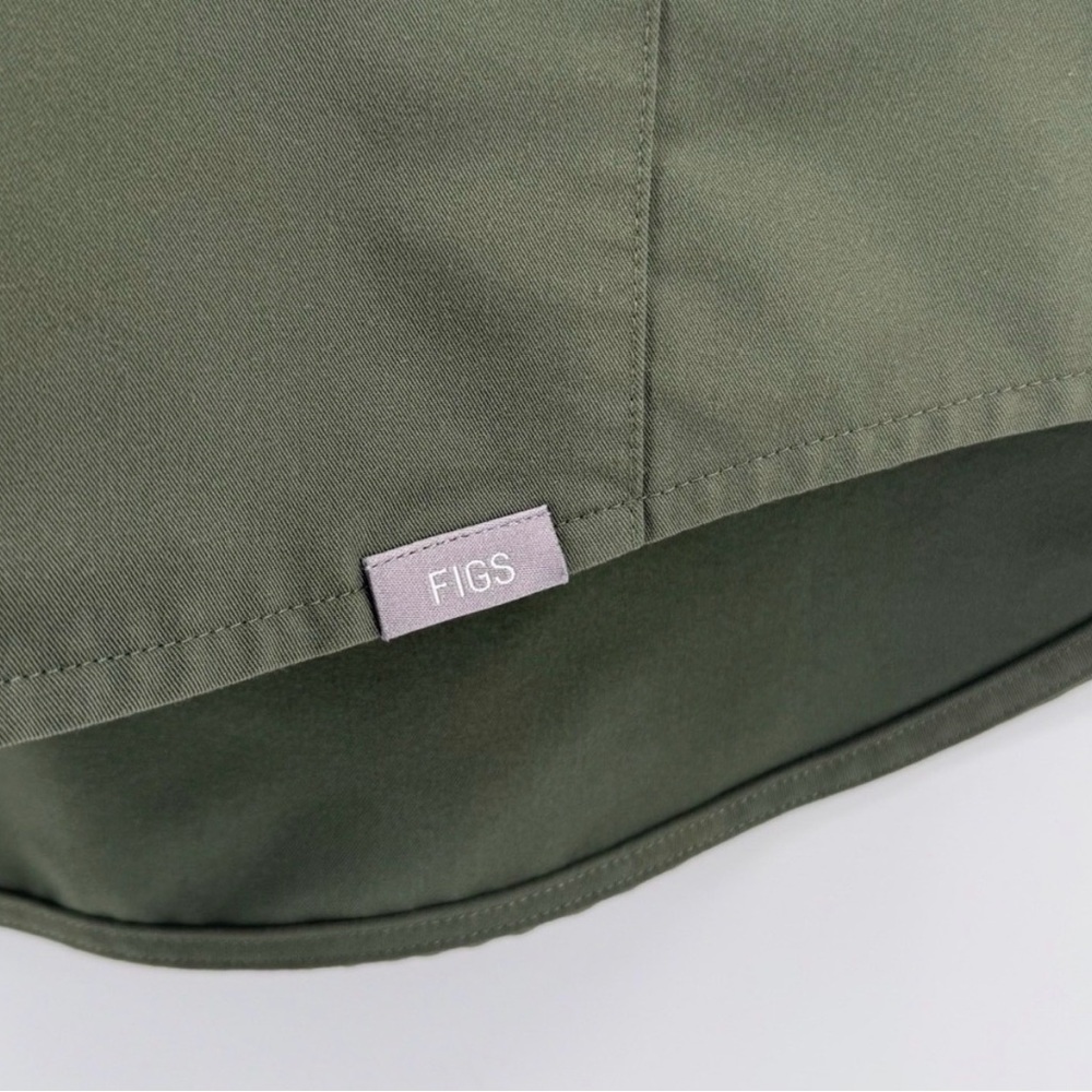 FIGS Technical Collection Manila Olive Moss Green Henley Scrub Top Oversized - Picture 7 of 7